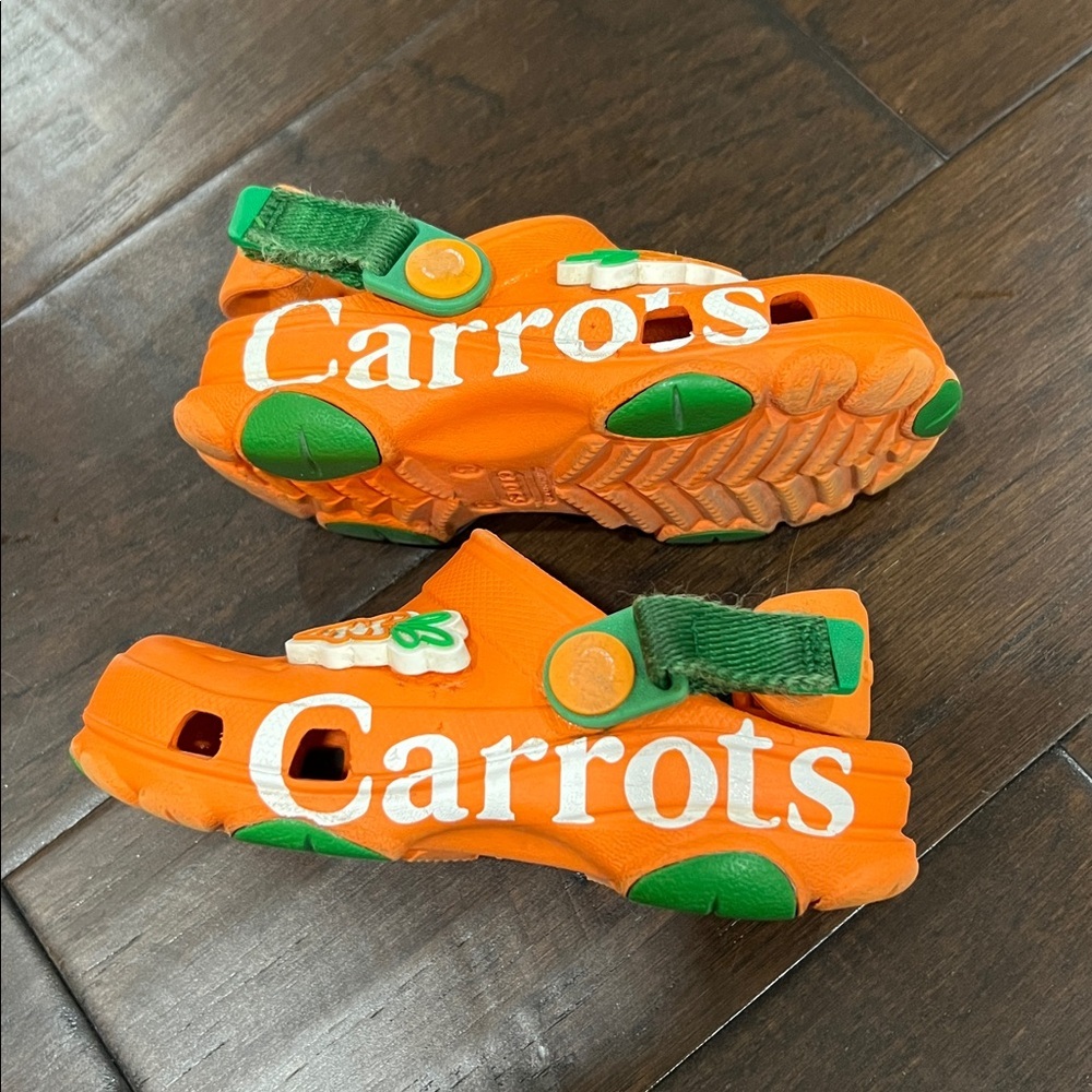 CROCS Carrots kids size 9 - Picture 7 of 11